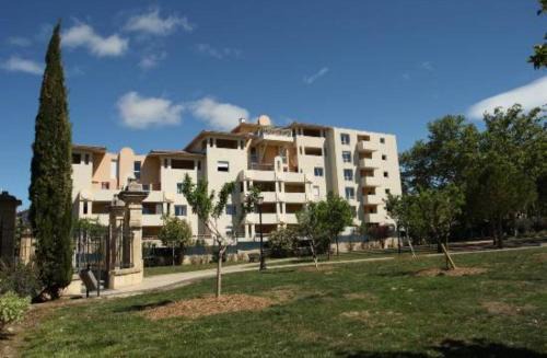 Celleneuve House | Chambres proche centre ville