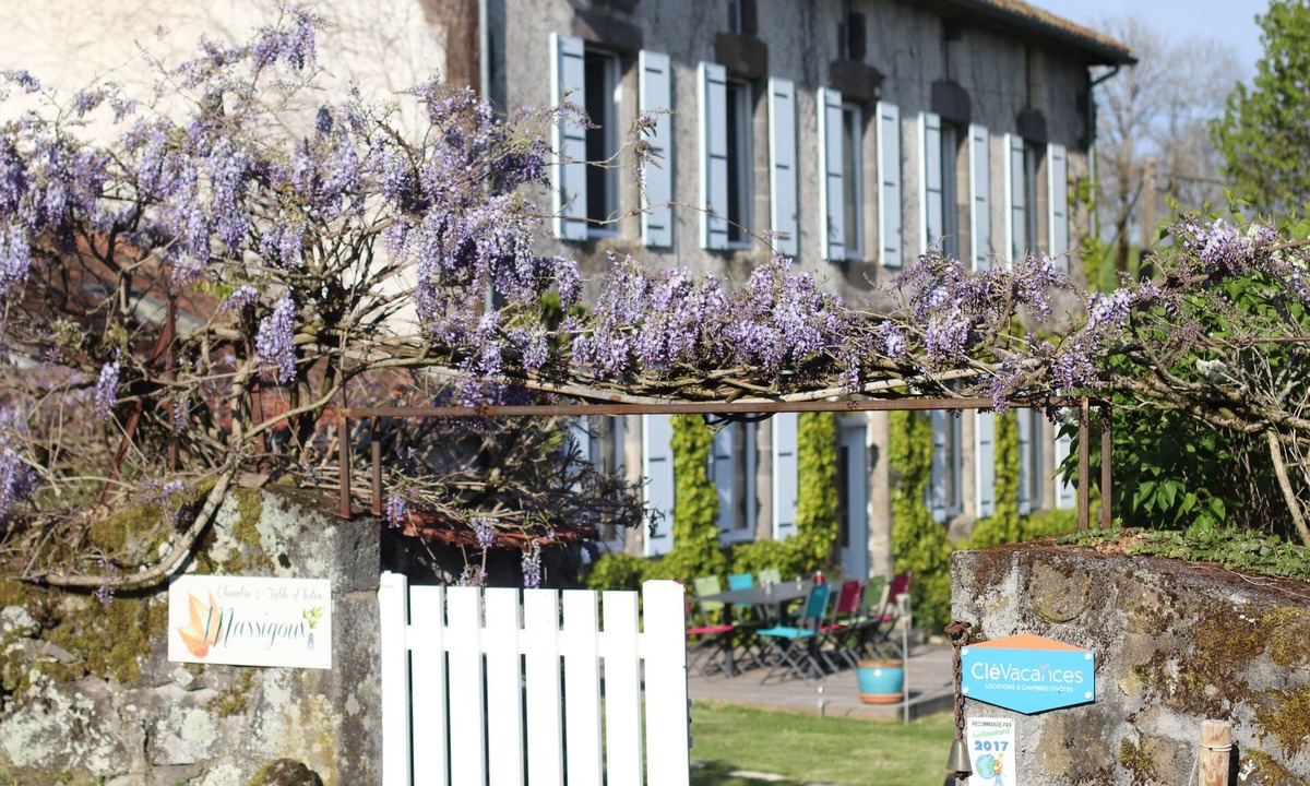 Aurillac Bed & Breakfast | Chambres & Table d'hotes de Massigoux