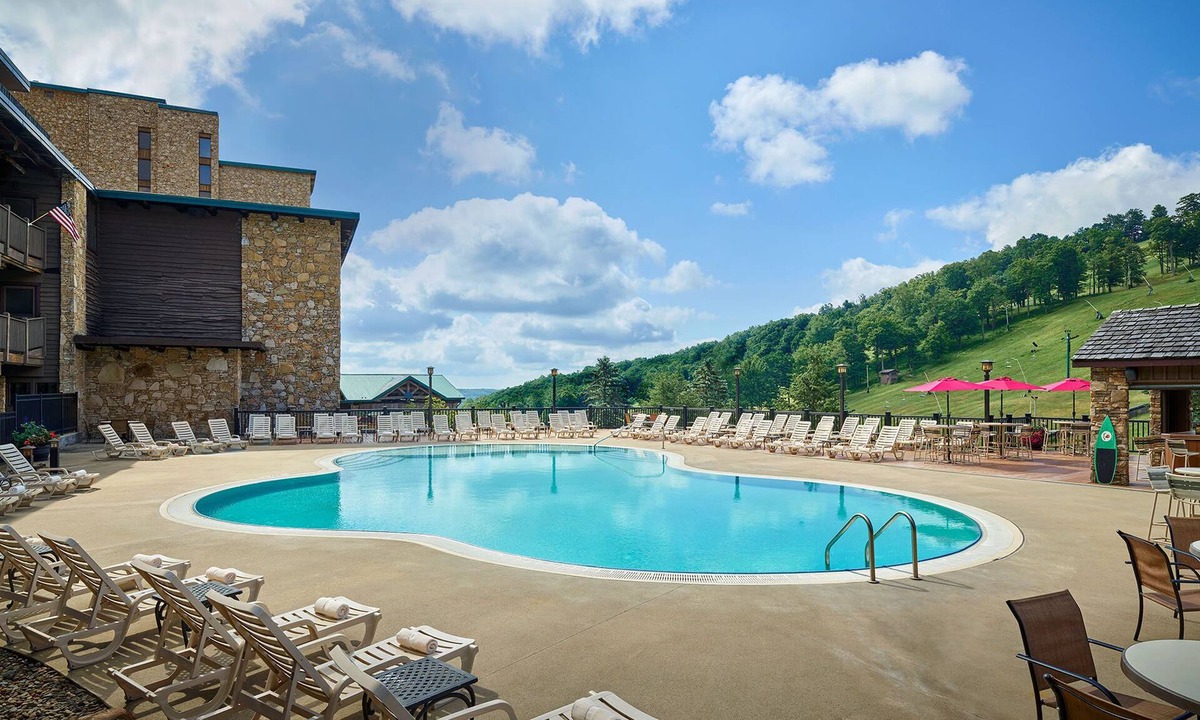 Seven Springs Hotel | Champion Hotel | Slopeside Stay + Pool & Spa
