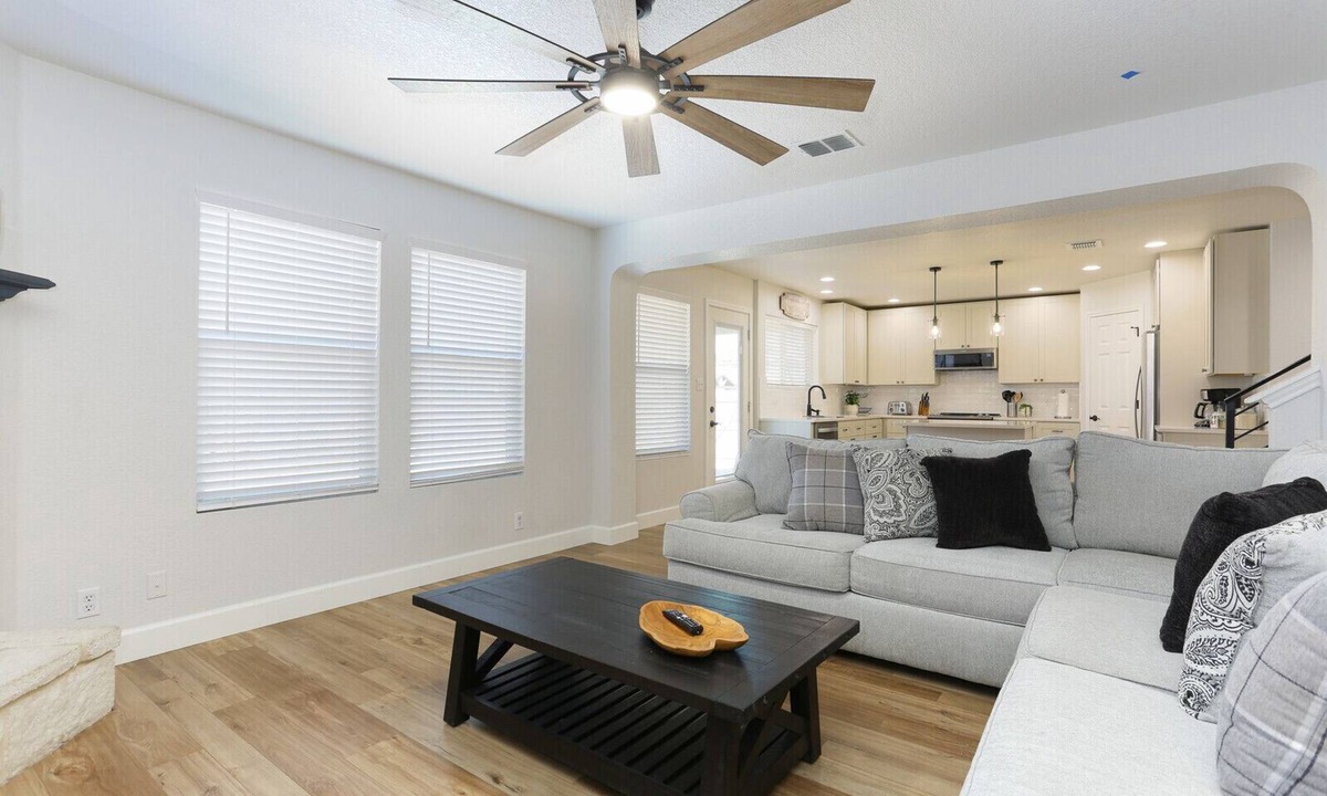 Medina Valley House | Champions Getaway