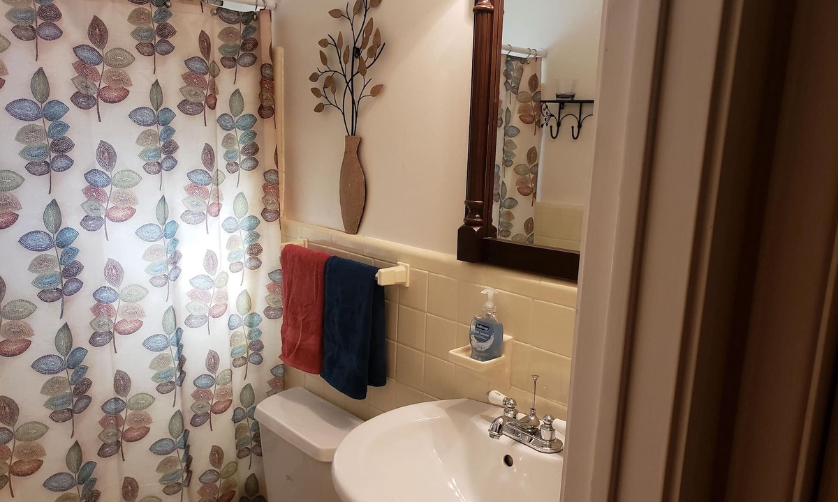 Forest Hills Condo | Champions Week Retreat