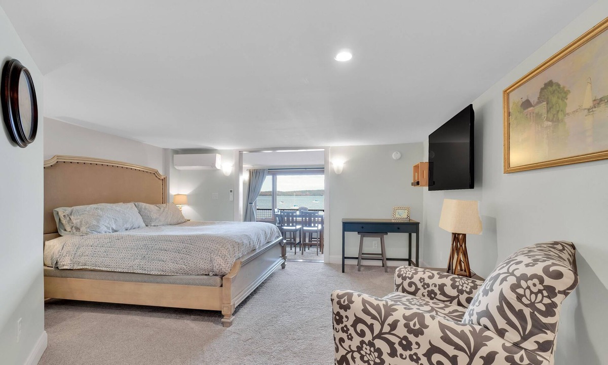 Malletts Bay House | Champlain Bungalow on Champlain Lake