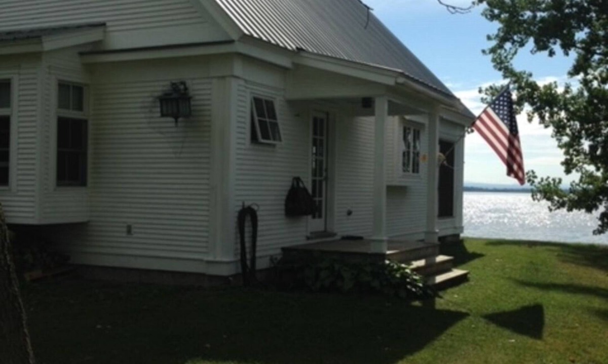 Alburg Cottage | Champlain Islands Lake Front! PRIME WEEK LEFT SUMMER 2026! July 26 to August 1
