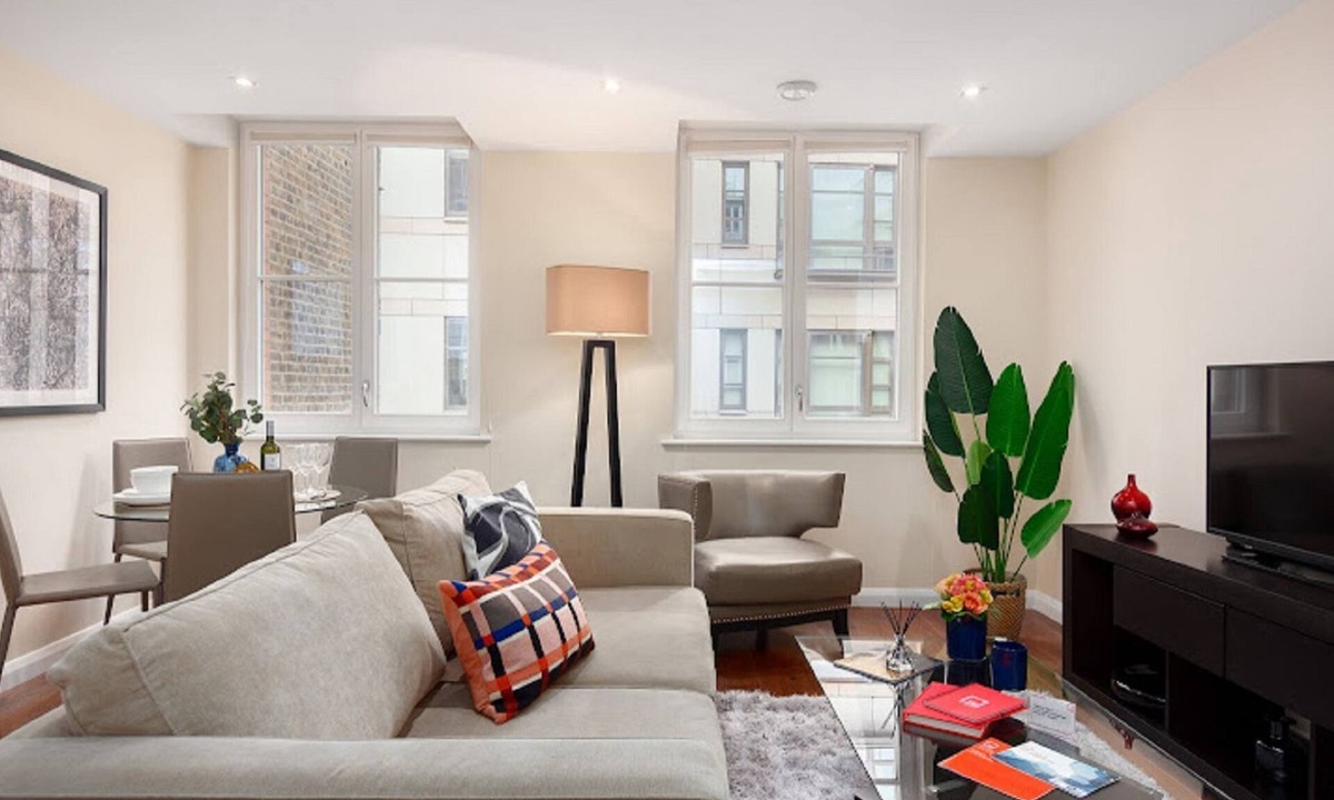 The City of London Apartment | Chancery Lane, Central London