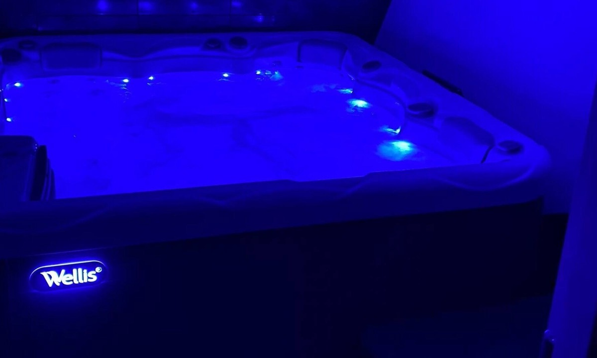 Dieppe House | Channel house (very bright)