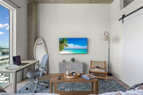 Channel District Apartment | Channelside - Amalie Arena! Convention Center, DT