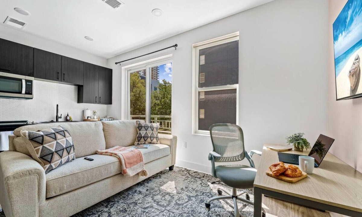 Channel District Apartment | Channelside | Amazing Studio | Free Pool