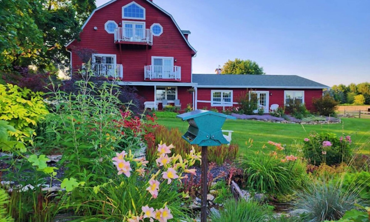 Sturgeon Bay Bed & Breakfast | Chanticleer Guest House