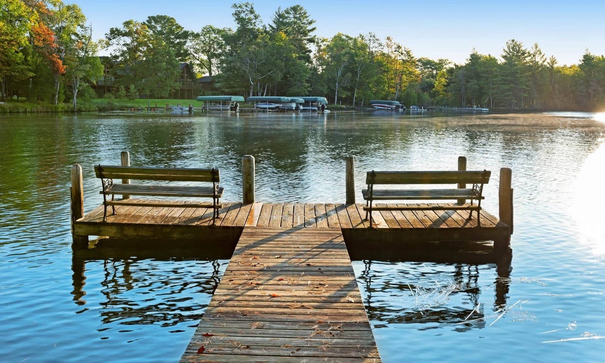 Eagle River Apartment | Chanticleer Inn 44