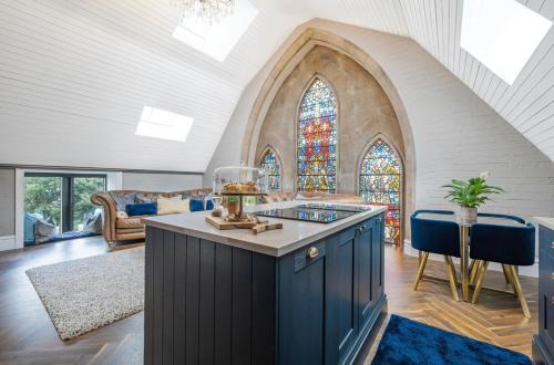 Crosby Apartment | Chapel Apartment