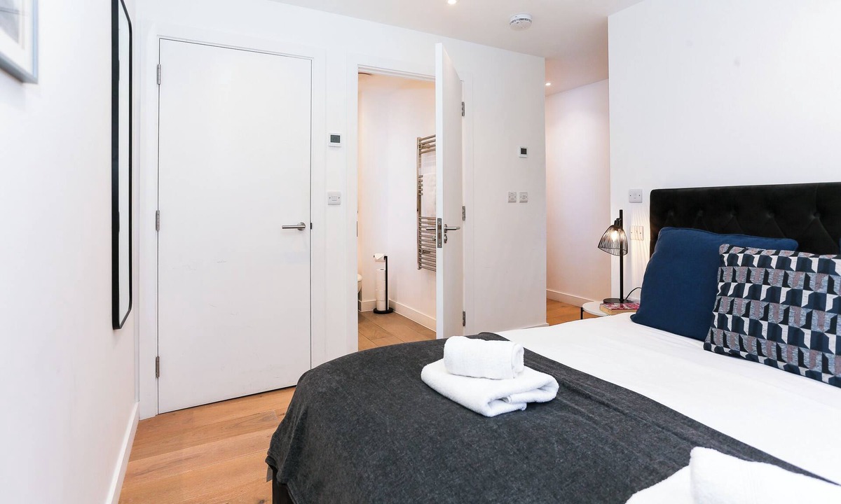 Bath City Centre Apartment | Chapel - Central Studio Apartment