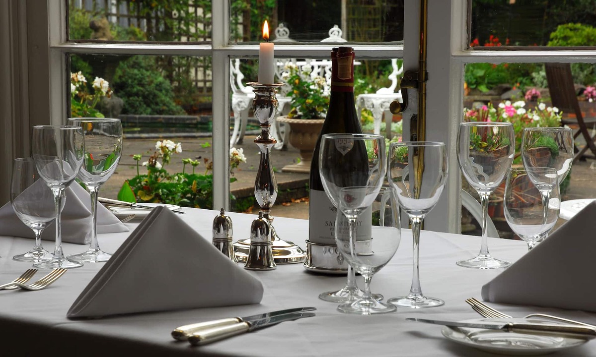 Atherstone Hotel | Chapel House Restaurant with Rooms