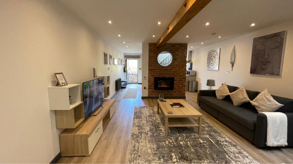 Wirksworth House | Chapel Row 2