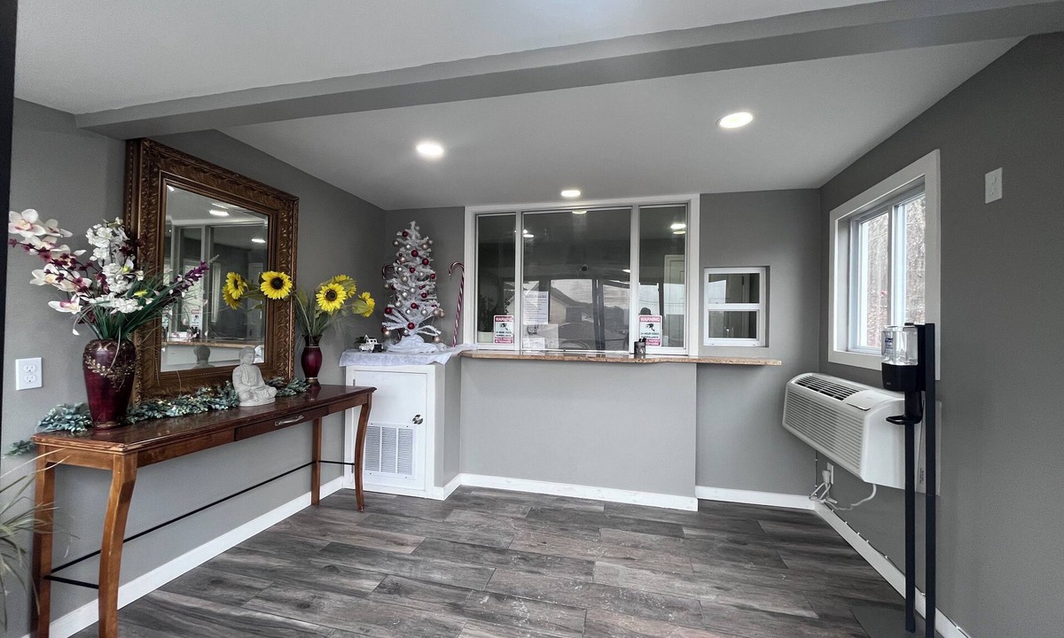 Chaplin Hotel | Chaplin Inn & Suites