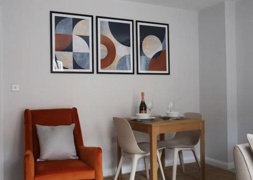 Rushmoor District Apartment | Chapter House