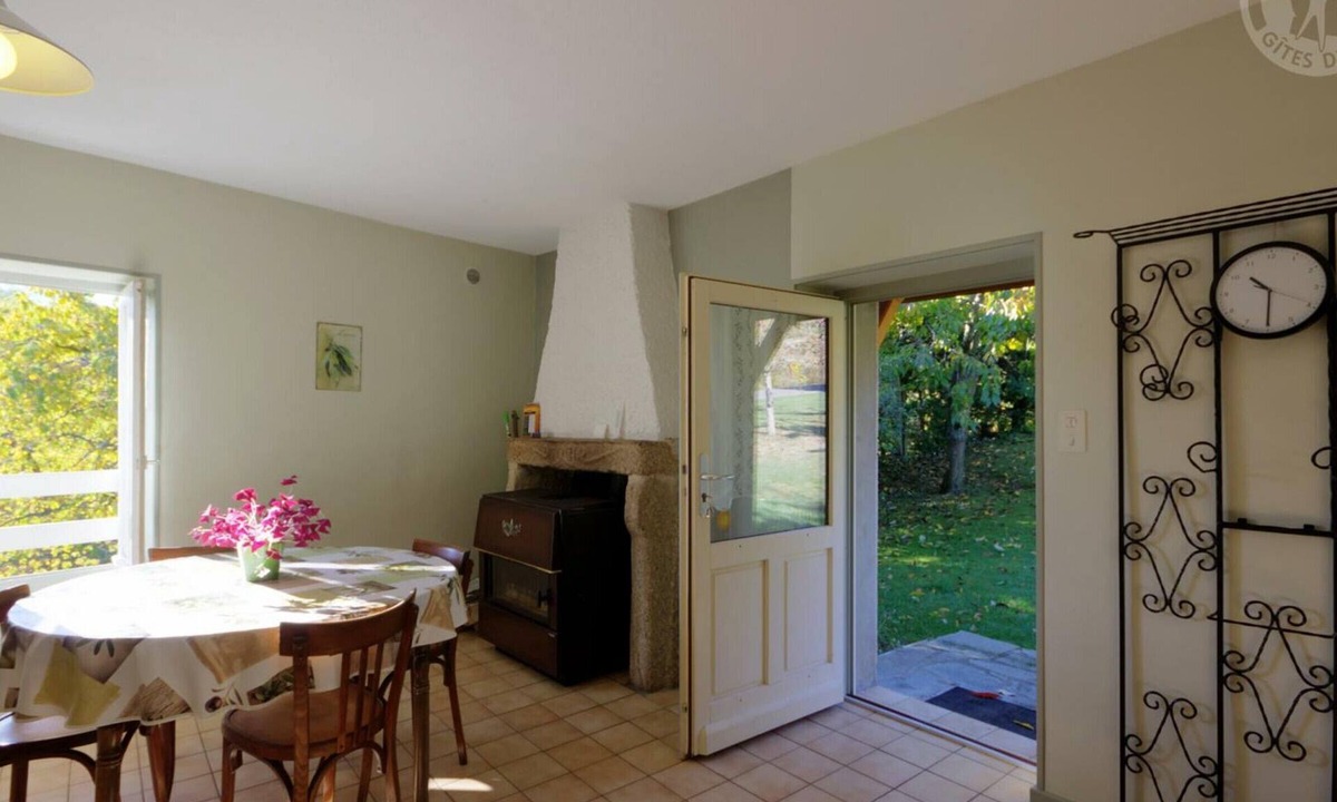 Saint-Didier-sur-Rochefort Cottage | Charming cottage in Saint-Didier-sur-Rochefort, pets allowed, perfect for 4 guests
