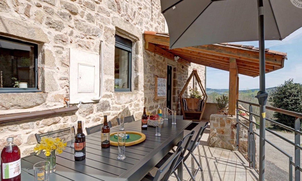 Saint-Julien-Molin-Molette Cottage | Charming Cottage with Jacuzzi and Wifi Included