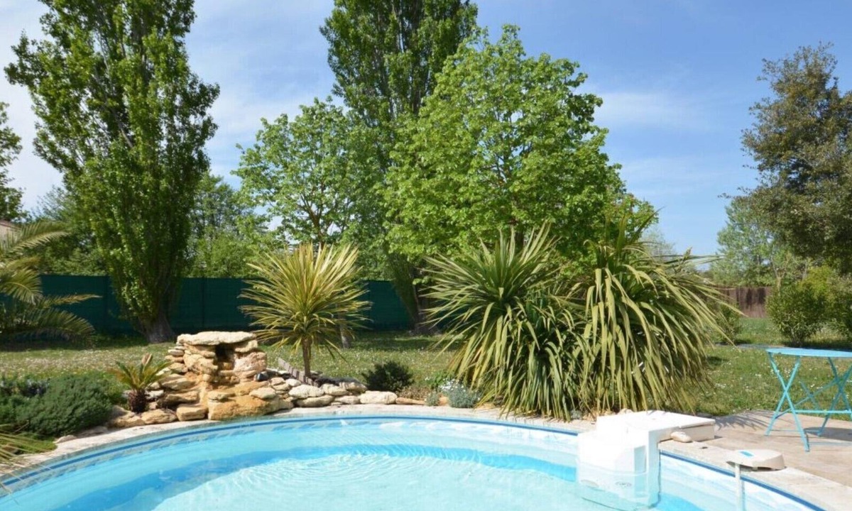 Saint-Saturnin-les-Avignon Villa | Charming villa with heated pool between Avignon and Isle sur la Sorgue