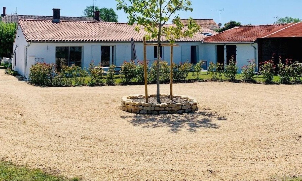 Saint-Michel-en-l'Herm House | Character cottage less than 10 minutes from the beaches