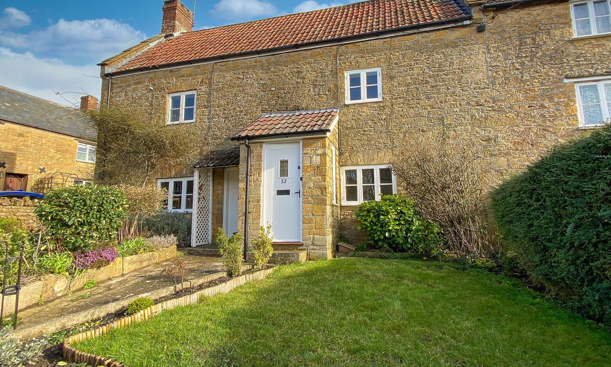 Brympton Cottage | Character Cottage in Conservation Area