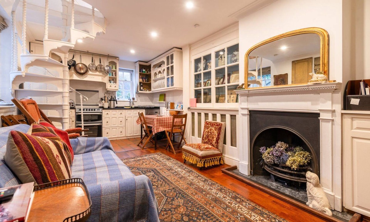 Hampstead Cottage | Character Cottage In Historic Hampstead