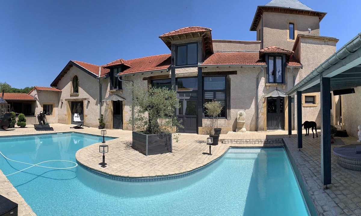 Failly House | Character house, former château outbuilding.