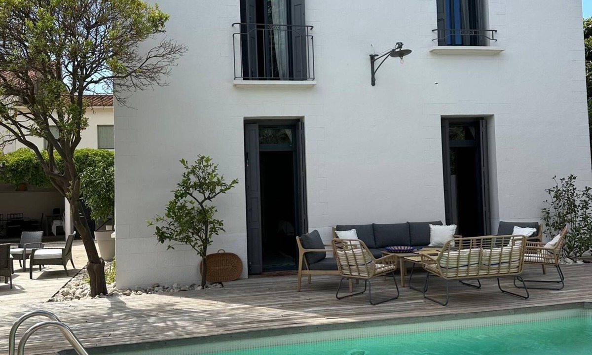 Saint-Hippolyte House | Character house in village center