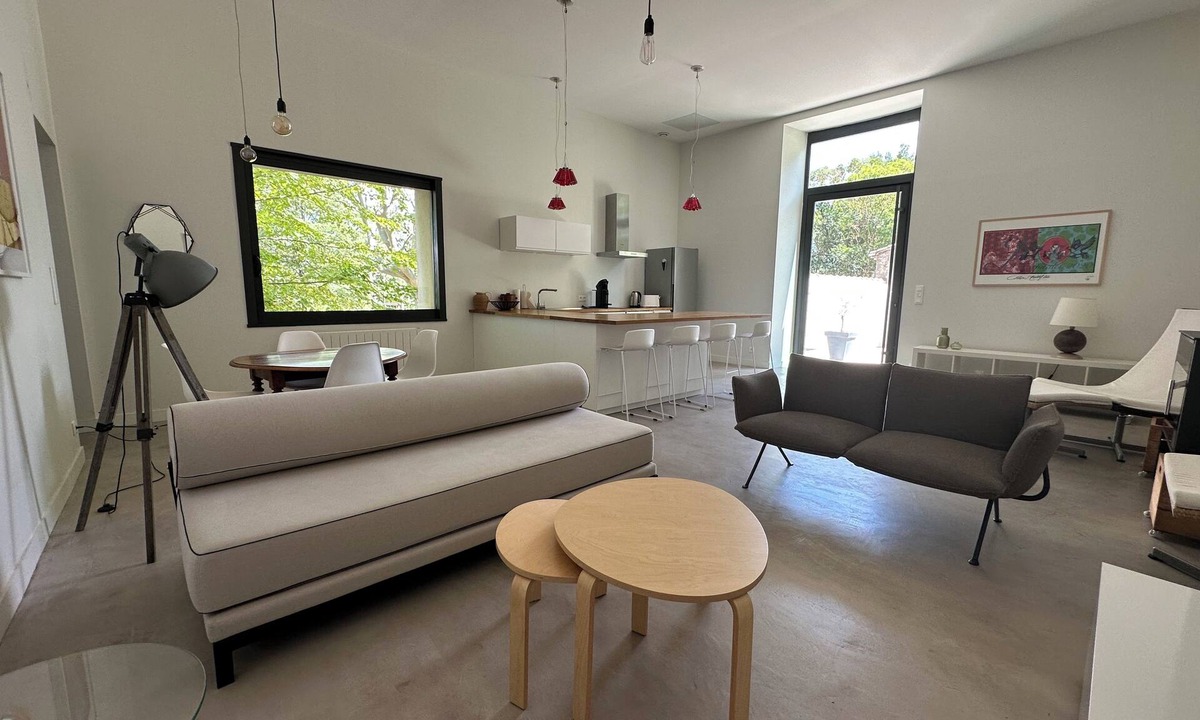 Beziers House | Character house on former winegrowing estate.