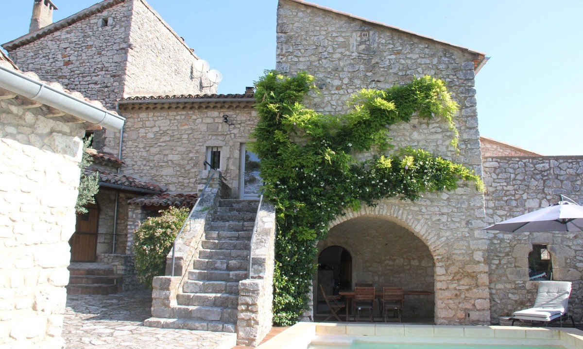 Tharaux House | Character house with swimming pool, 5 bedrooms with double beds.