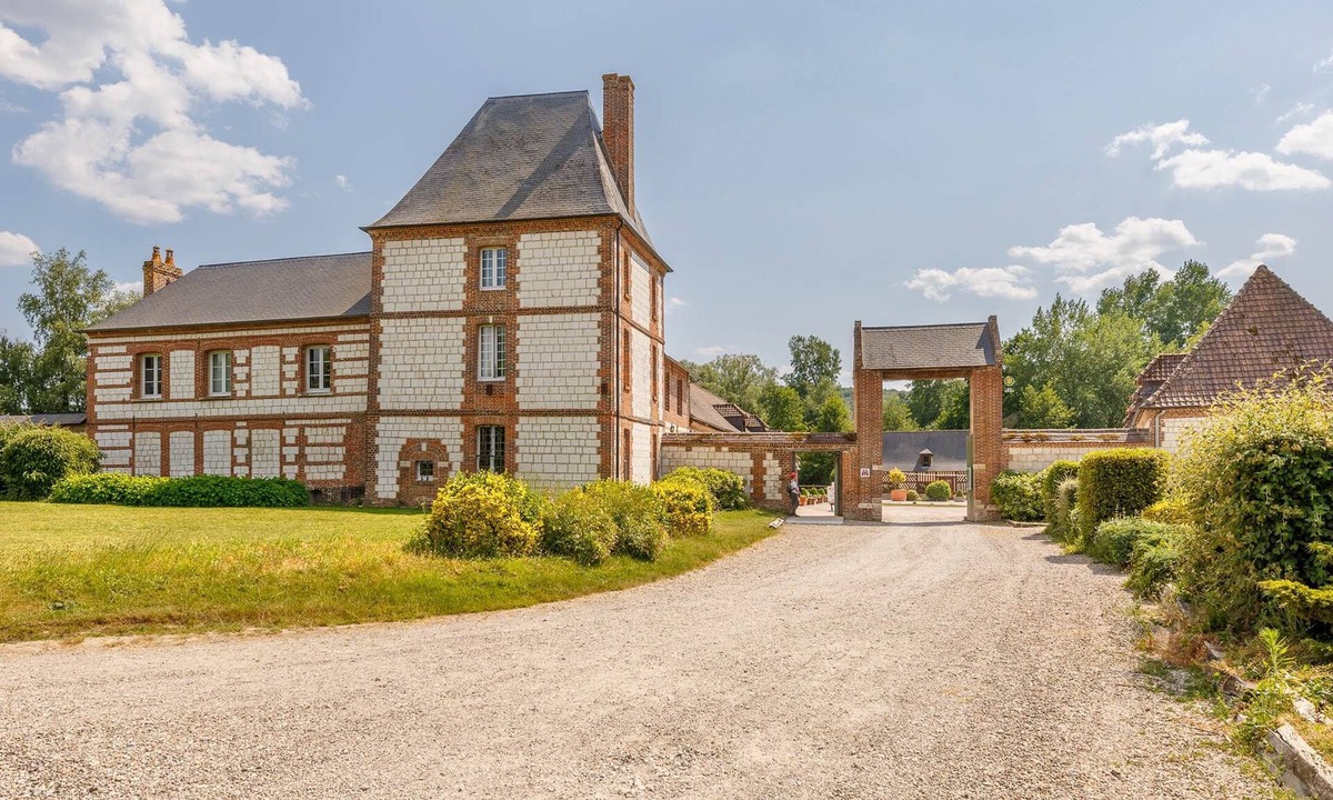 Beauchamps Ski Chalet | Character property - La Tour