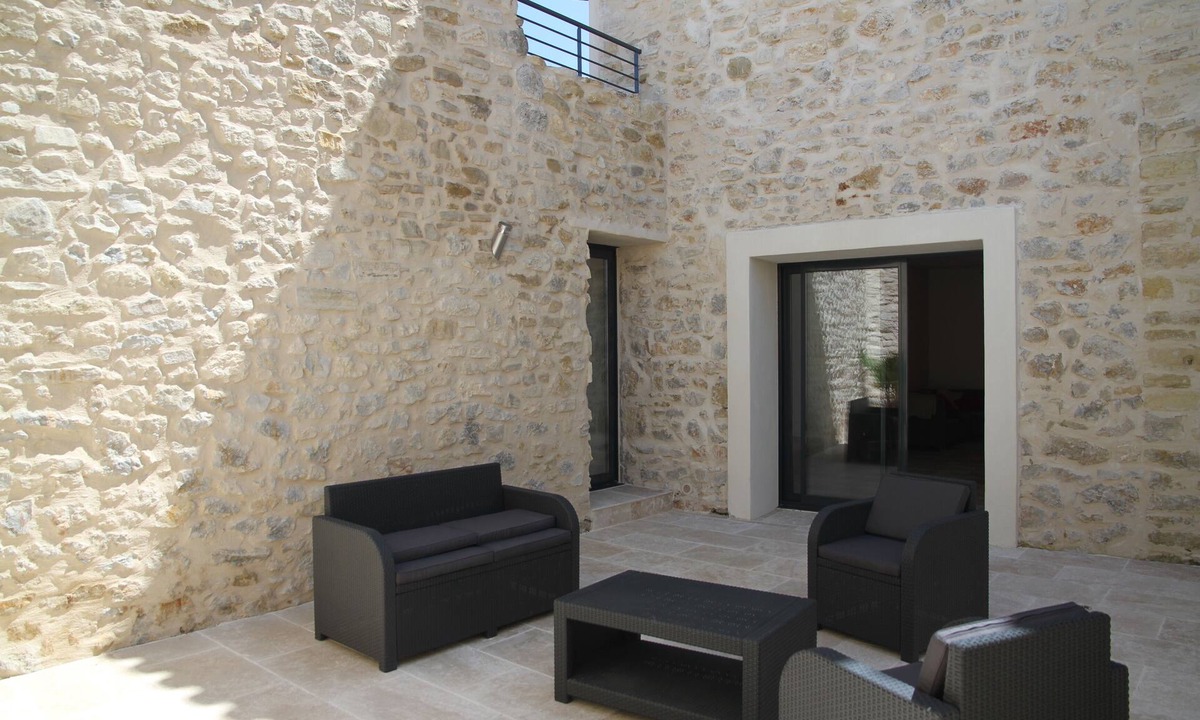 Armissan House | Character stone house with swimming pool 9km of beaches