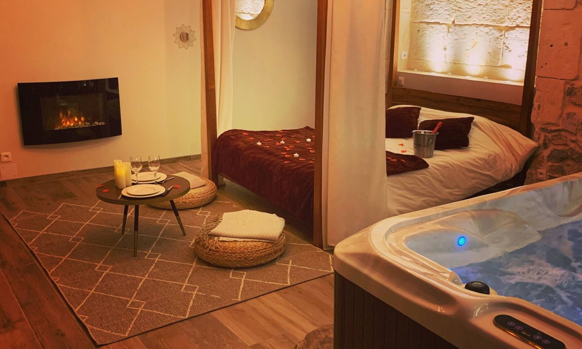 Milhaud Apartment | Character Suite ⭐️⭐️⭐️