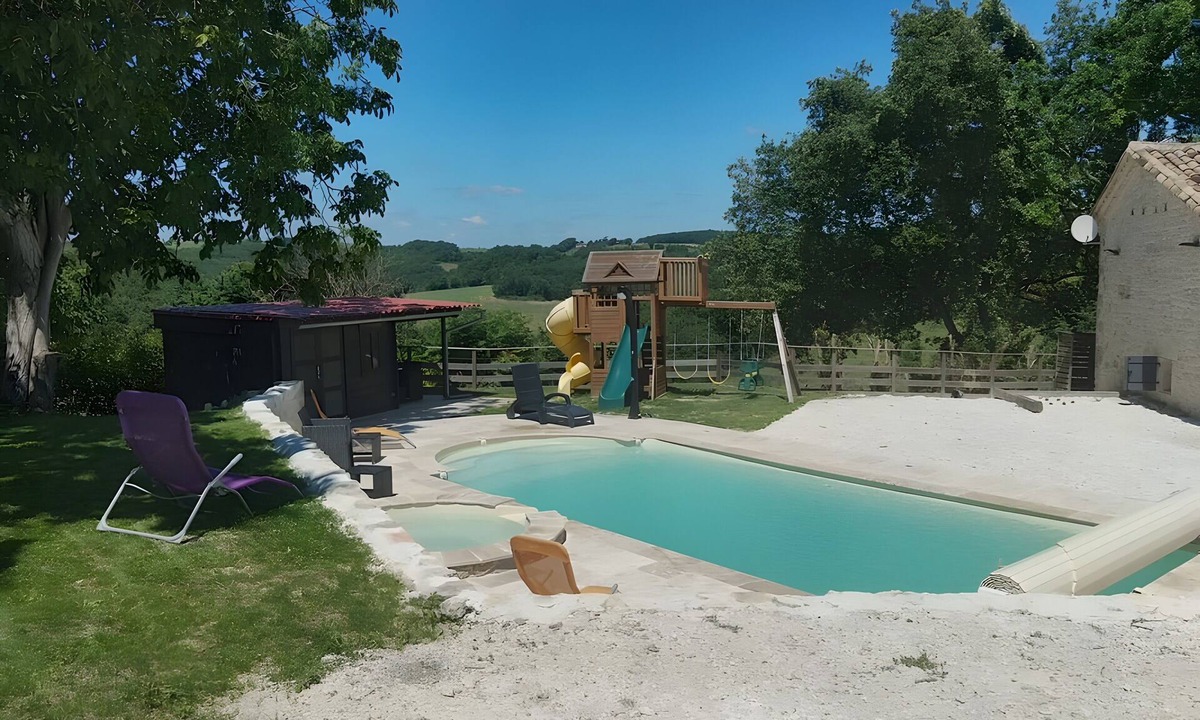 Bourg-de-Visa House | Characterful Cottage in Nature with Lake View, Private Pool & Wi-Fi