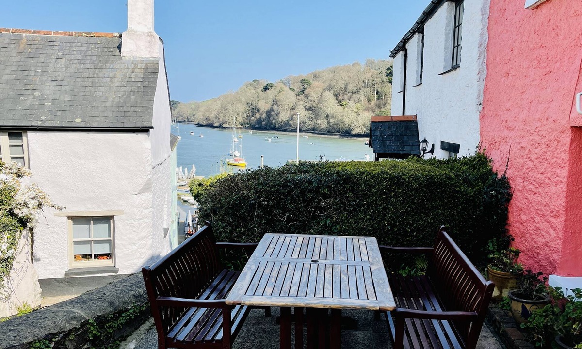 Dittisham House | Characterful cottage a stones throw from river Dart with front & back patios