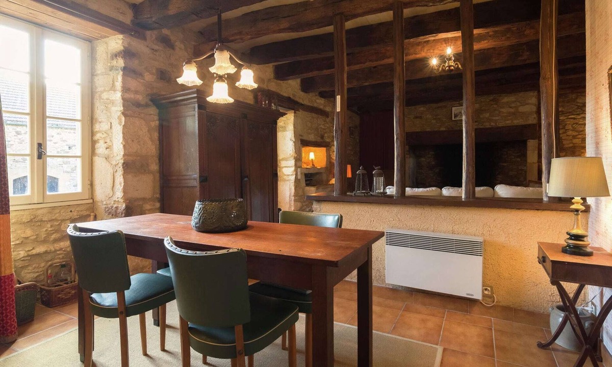 Montclera House | Characteristic holiday home with 4 ha grounds and lovely view.