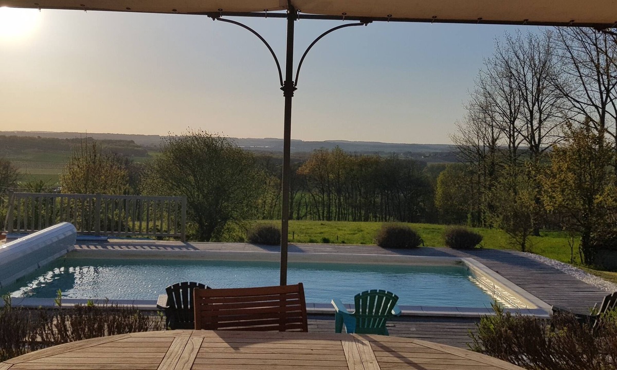 Bors de Montmoreau House | Charente idyllic setting, very quiet, heated swimming pool, sleeps 8