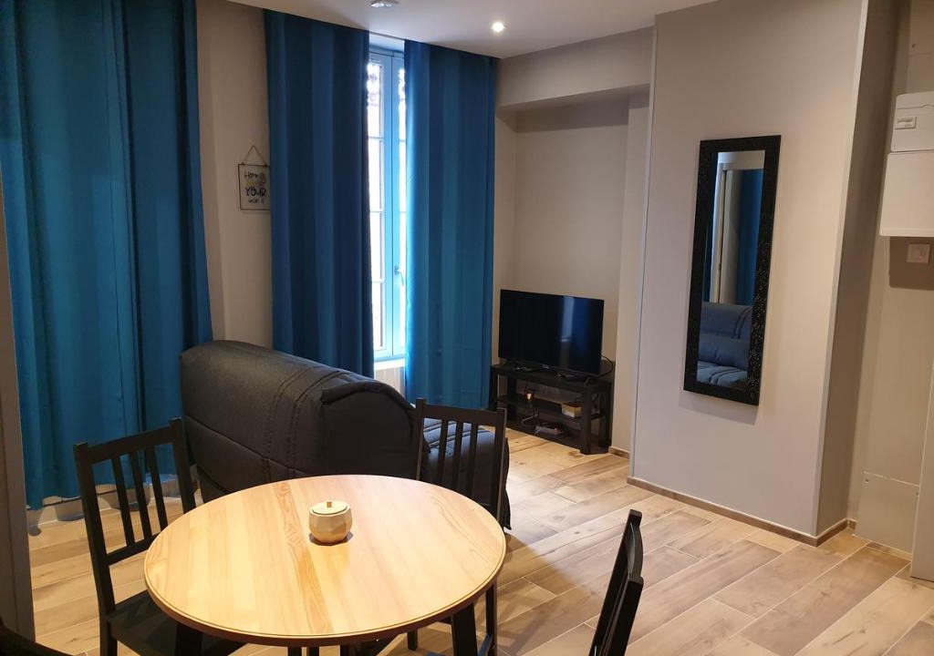 2nd Arrondissement Apartment | Charlemagne