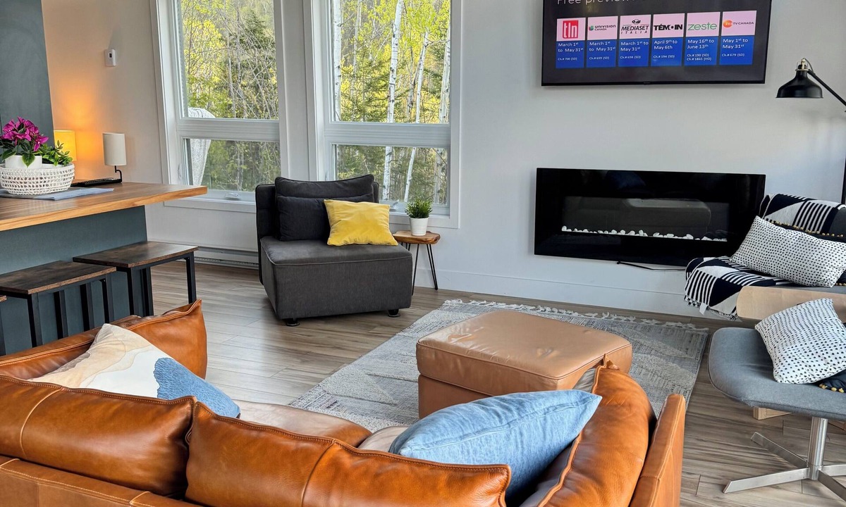La Malbaie House | Charlevoix River View House: Spa, Firepit & BBQ