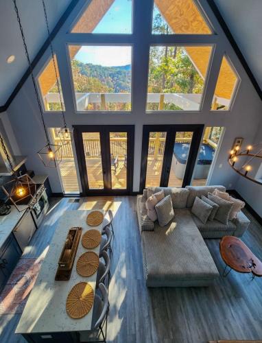 Ellijay Ski Chalet | Charlis Place Private Lux Cabin HotTub MT Views