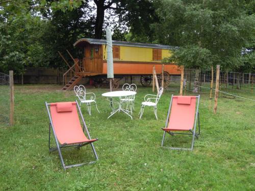 Grosbreuil Other | CHARLOTTE LA ROULOTTE