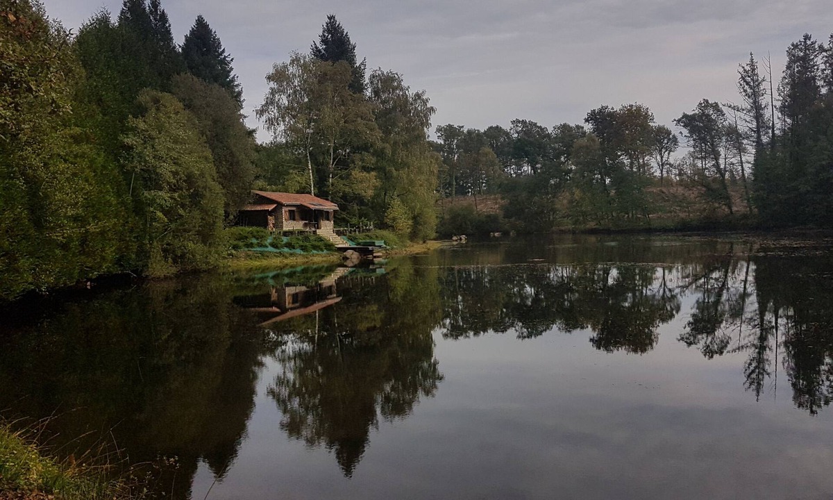 La Chapelle Montbrandeix Cabin | Charming 1-Bed Cottage in The Hideout