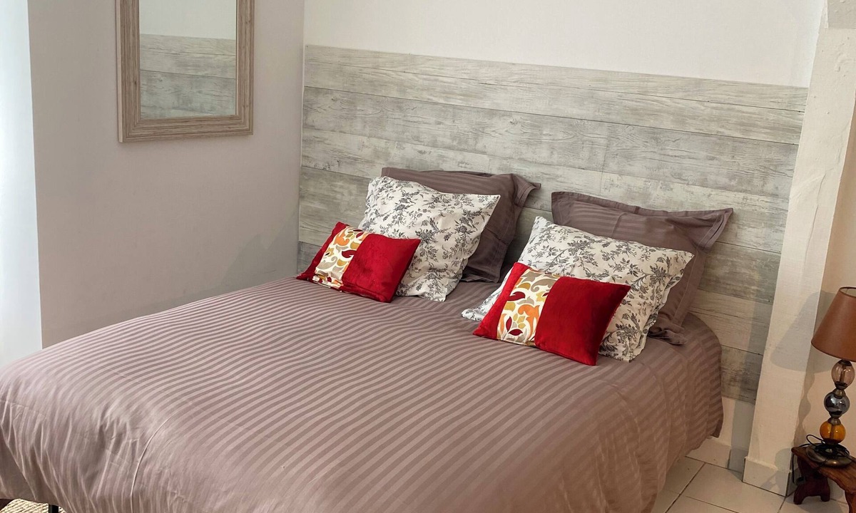 Saint-Arnoult-en-Yvelines Apartment | Charmant Studio en Centre Ville