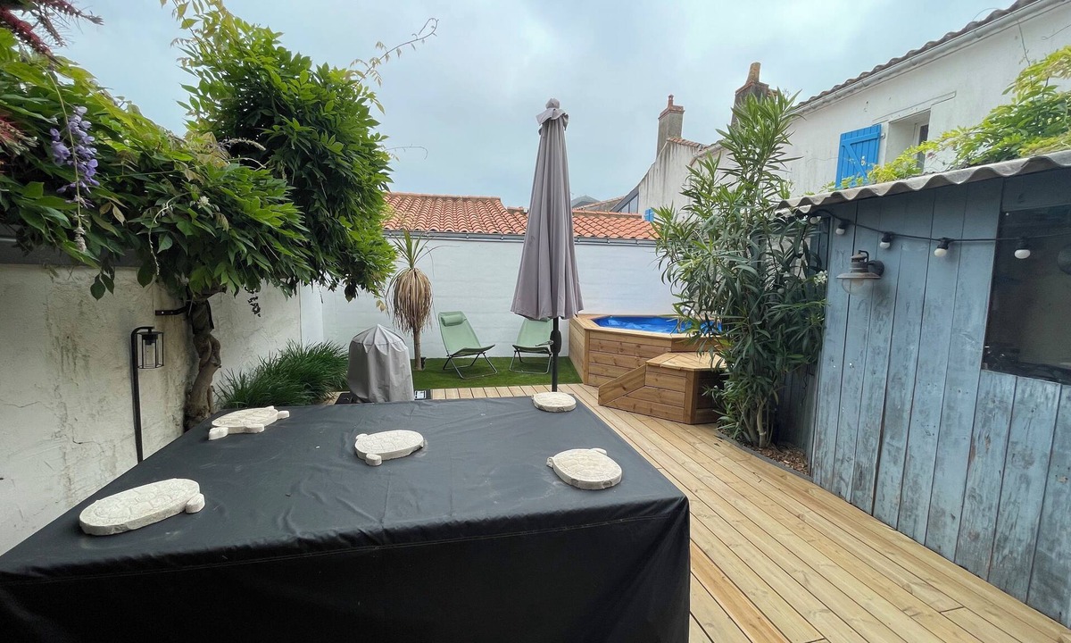 Saint-Gilles-Croix-de-Vie House | Charming house with swimming pool, downtown & beach on foot (10 minutes)
