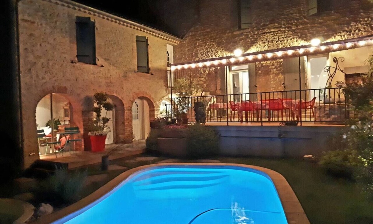 Saint-Hilaire-de-Brethmas Villa | Charming house with swimming pool, jacuzzi and +!