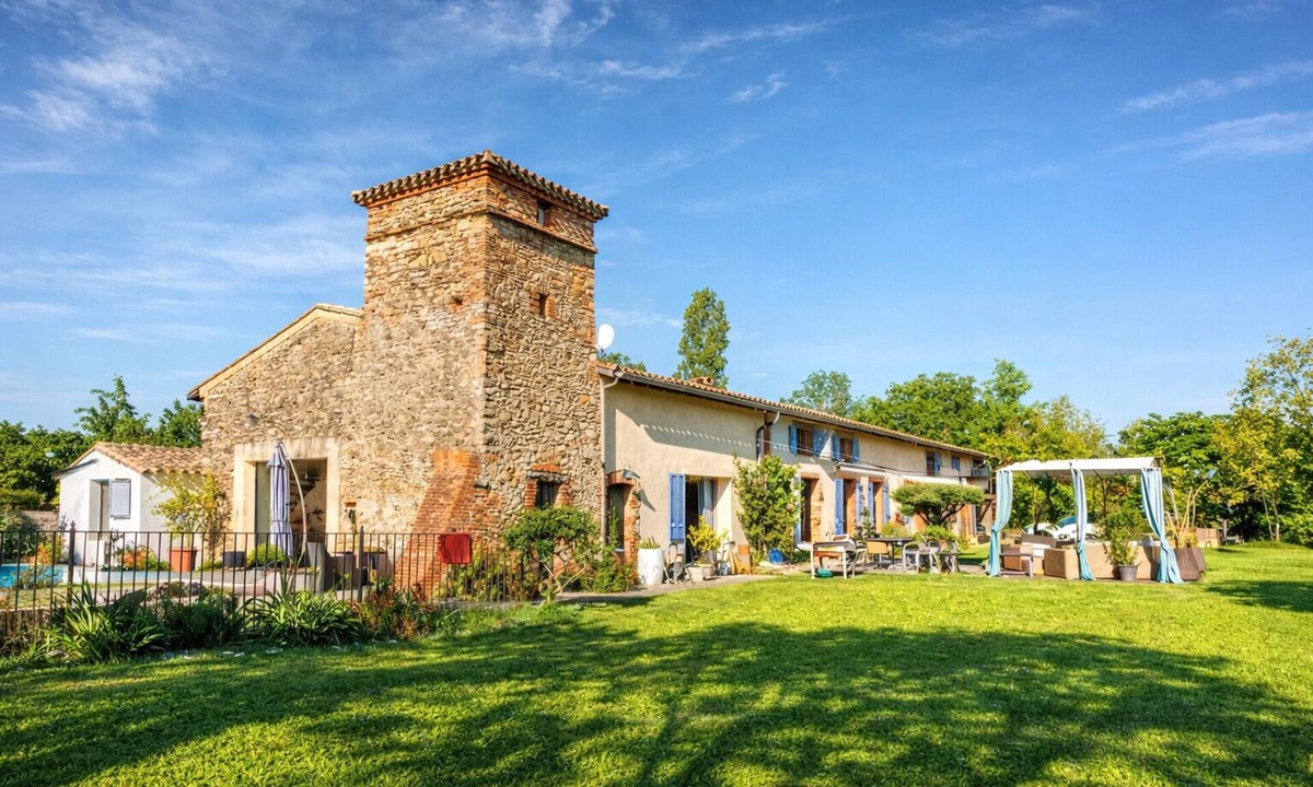 Villefranche-de-Lauragais Cottage | Charming dovecote - Heated swimming pool - Hammam -.6 pers