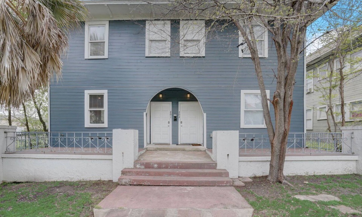 Stone Oak Apartment | Charm of Tobin Hill in San Antonio