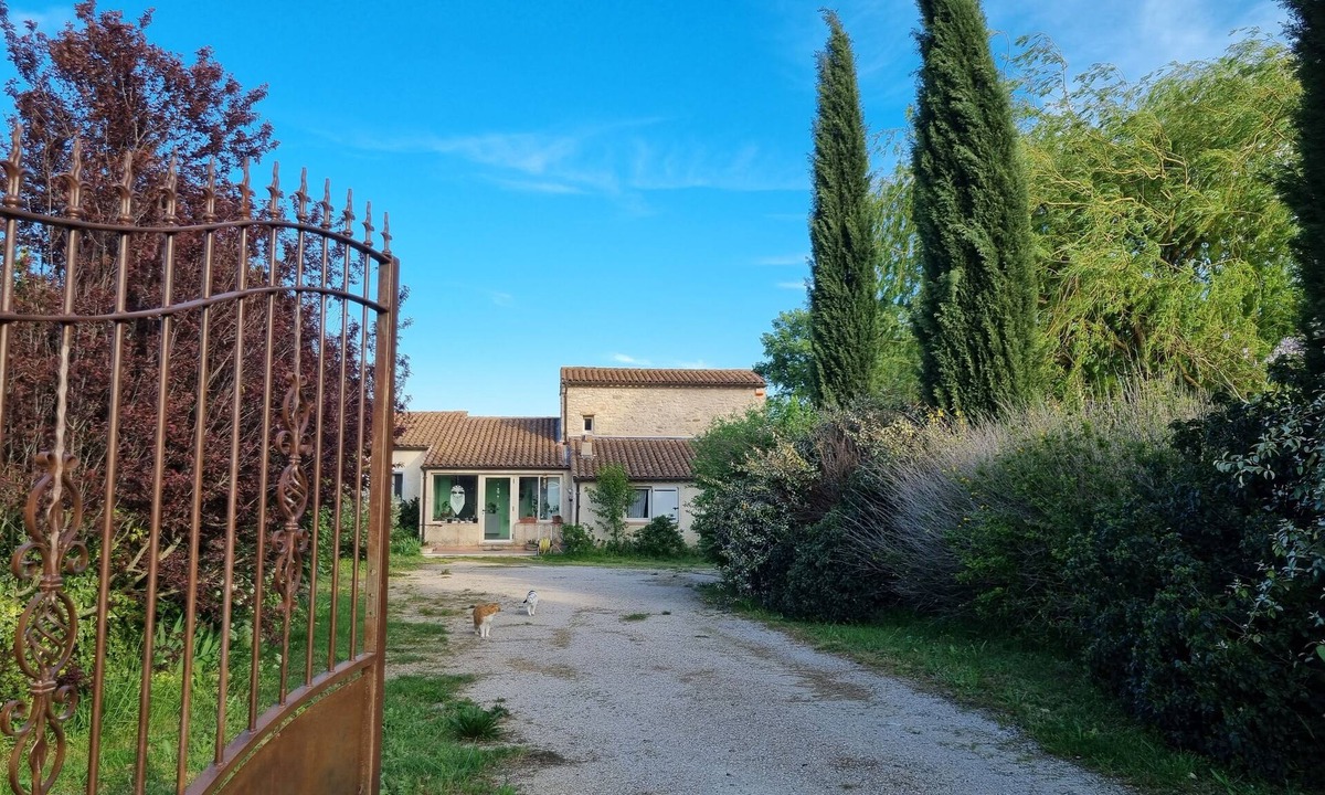 Saint-Michel-l'Observatoire Bed & Breakfast | Charmant Petit Havre de Paix