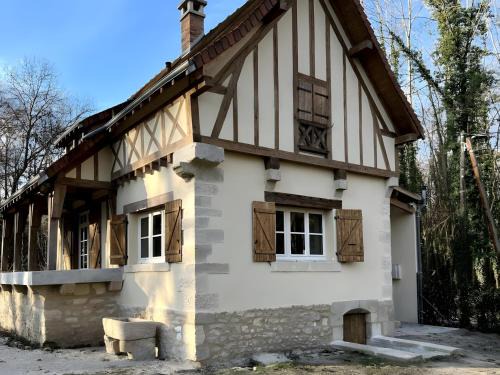 Saint-Brice-Courcelles Ski Chalet | Charmante demeure au coeur des Bois