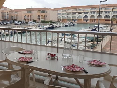 Sete Apartment | Charmant 2 pièces cabine avec parking et animaux admis à Sète - FR-1-338-136