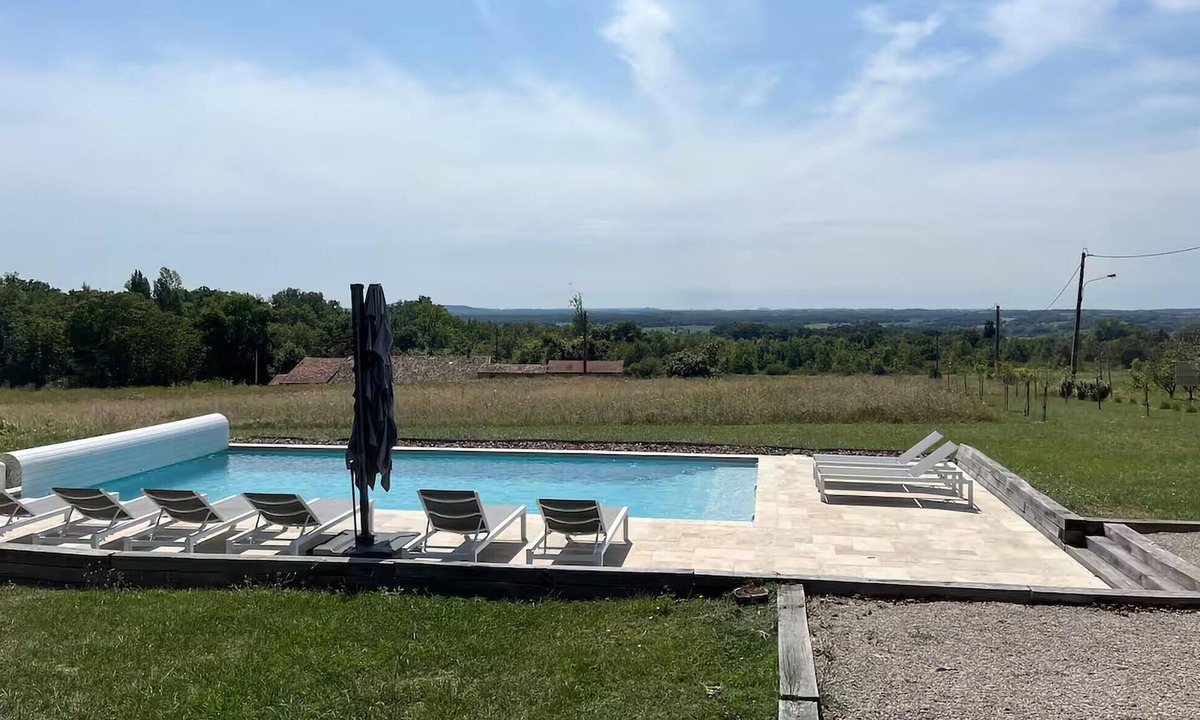 Saint-Aubin-de-Cadelech House | Charmante maison avec piscine